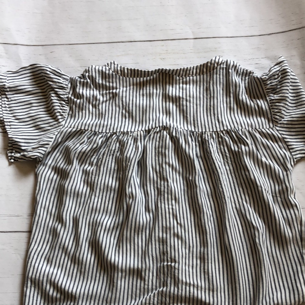Striped buttoned down blouse - Picture 6 of 7